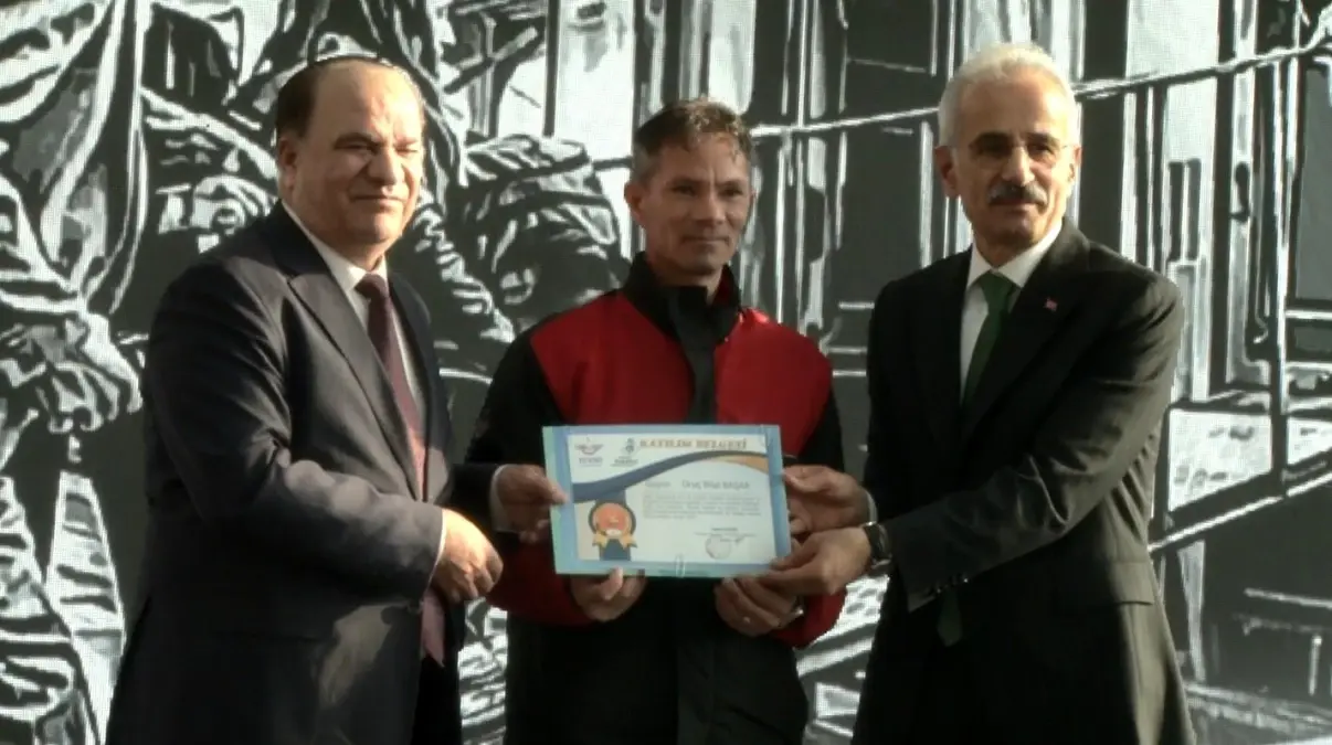 Engellilere Ücretsiz YHT Seyahati ve Turuncu Masa Hizmeti