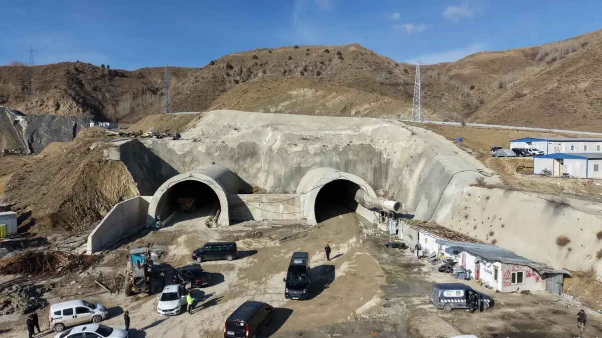 Bakan Uraloğlu Dallıkavak Tüneli’nde İnceleme Yaptı