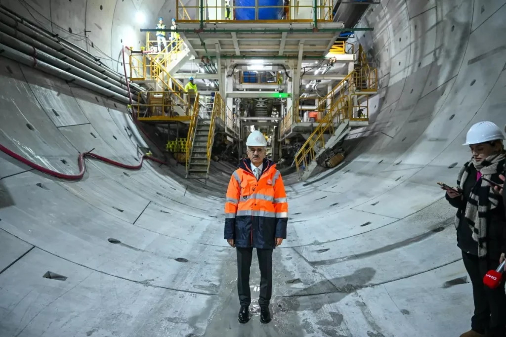 Bakan Uraloğlu: Seyahat süresini 35 dakikadan 5 dakikaya indireceğiz