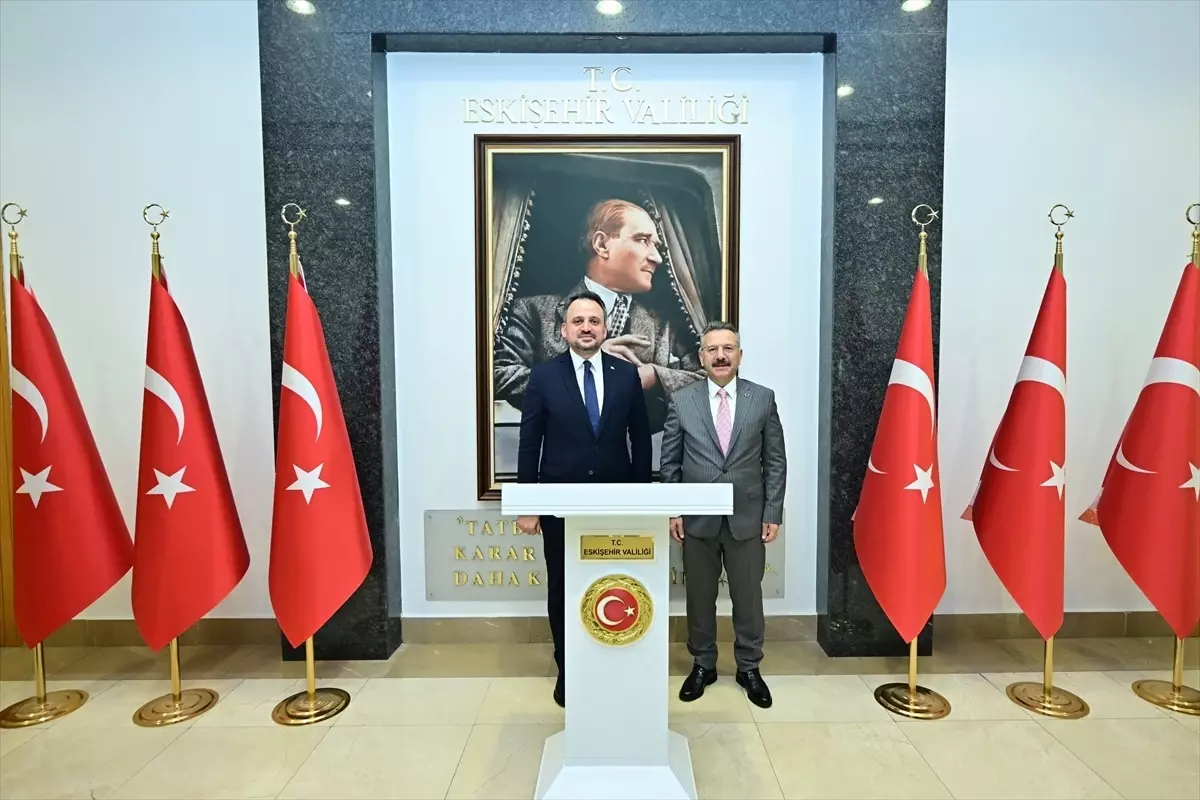 Eminoğlu Eskişehir’de Vali’yi Ziyaret Etti