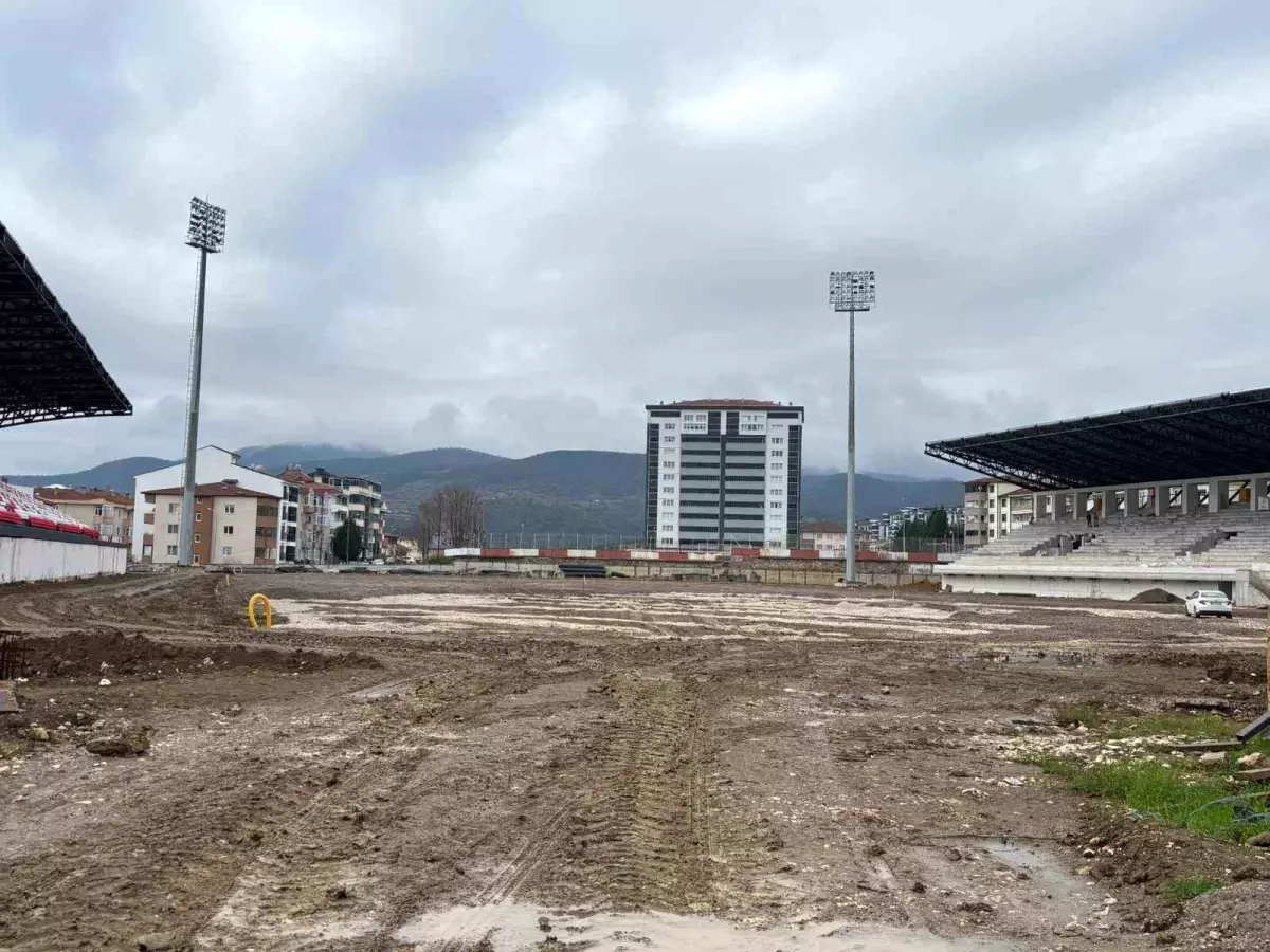 Bakan Yardımcısı Eminoğlu Bilecik’te: Bitmeyen Stadyum Dosyası ve İncelemesiz Ziyaret