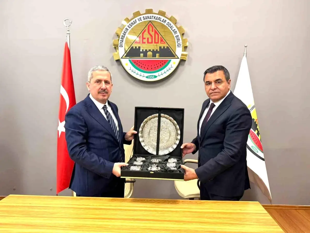 Diyarbakır’da Esnaf Sorunları Toplantısı: Ticaret Bakan Yardımcısı Gürcan ve DESOB İşbirliği