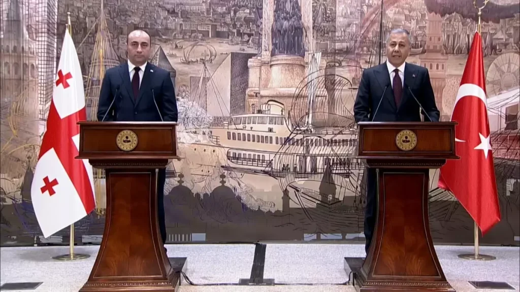 Bakan Yerlikaya: Sınırlarımız içinde olduğu gibi sınırı aşan suçlulara da asla nefes aldırmayacağız