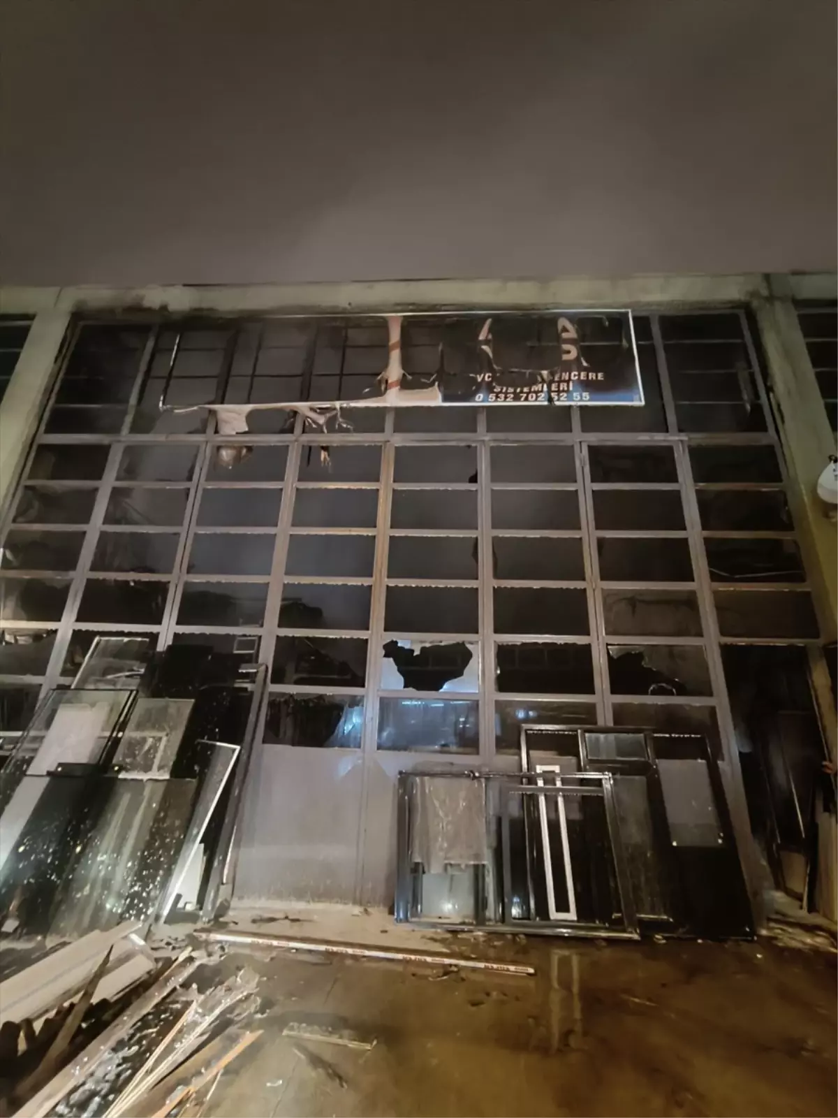 Gönen’de PVC Üretim İşletmesinde Şiddetli Yangın Çıktı