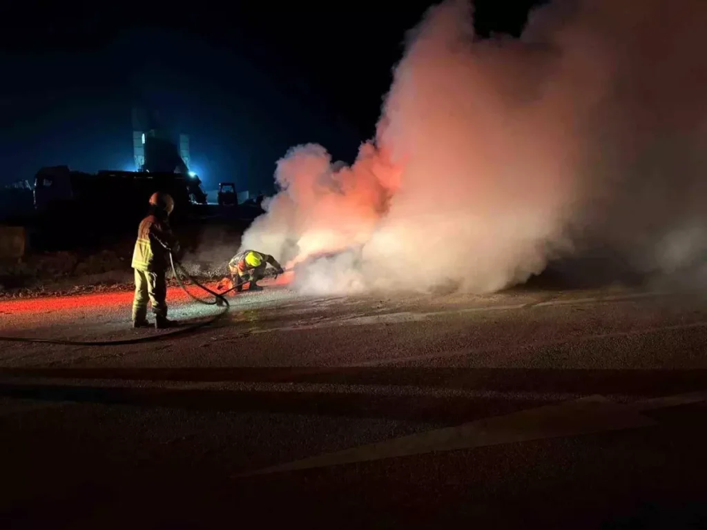 Bandırma‑Susurluk Karayolunda Araç Yangını Korkuttu!