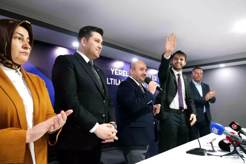 Başkan Albayrak: “EBB kendi uhdesinde olan tarife belirleme yetkisini dahi alt belediyelere devrederek sorumluluktan kaçmaktadır”