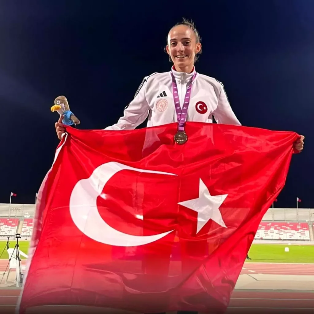 Eda Nur Tulum’a Kutlama