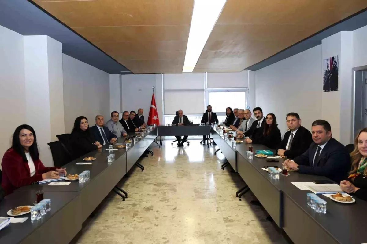 Başkan Şadi Özdemir Sanayi Bölgeleri Temsilcileriyle Bir Araya Geldi