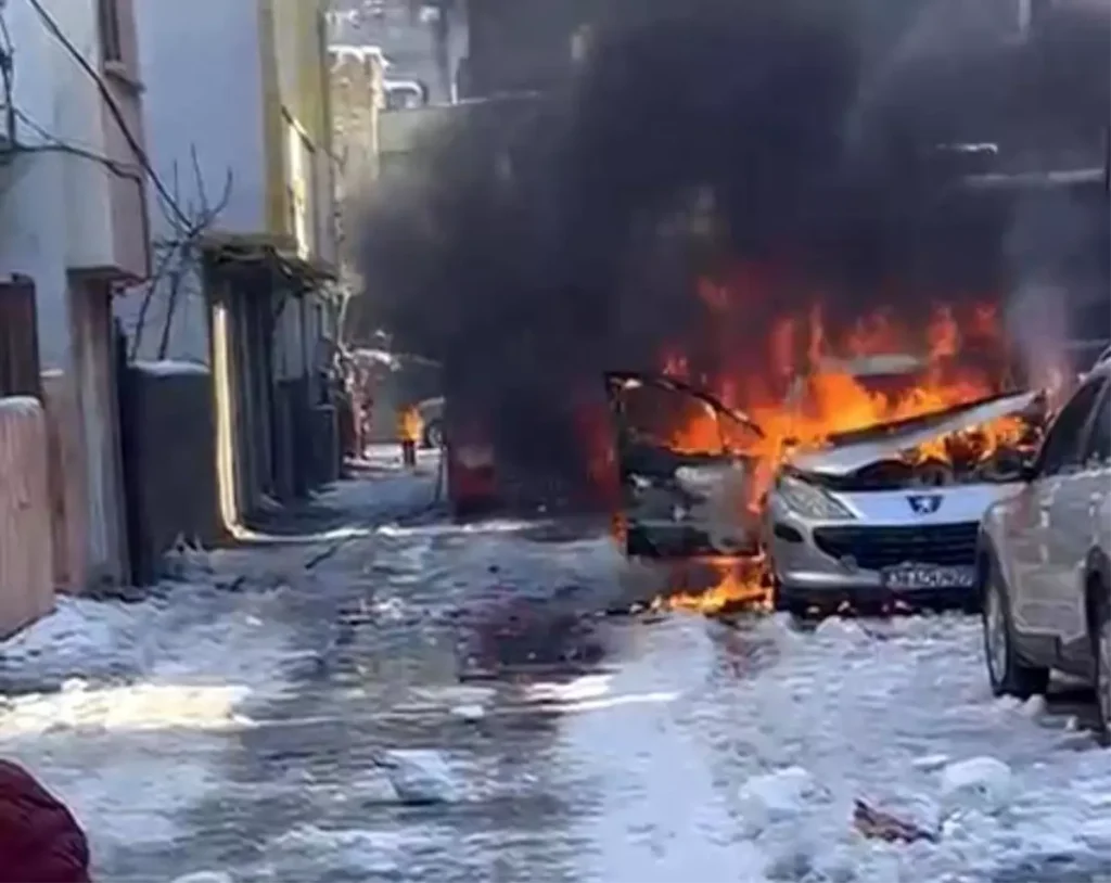 Batman’da Soğuk Hava Nedeniyle Çalışmayan Otomobil Alev Aldı