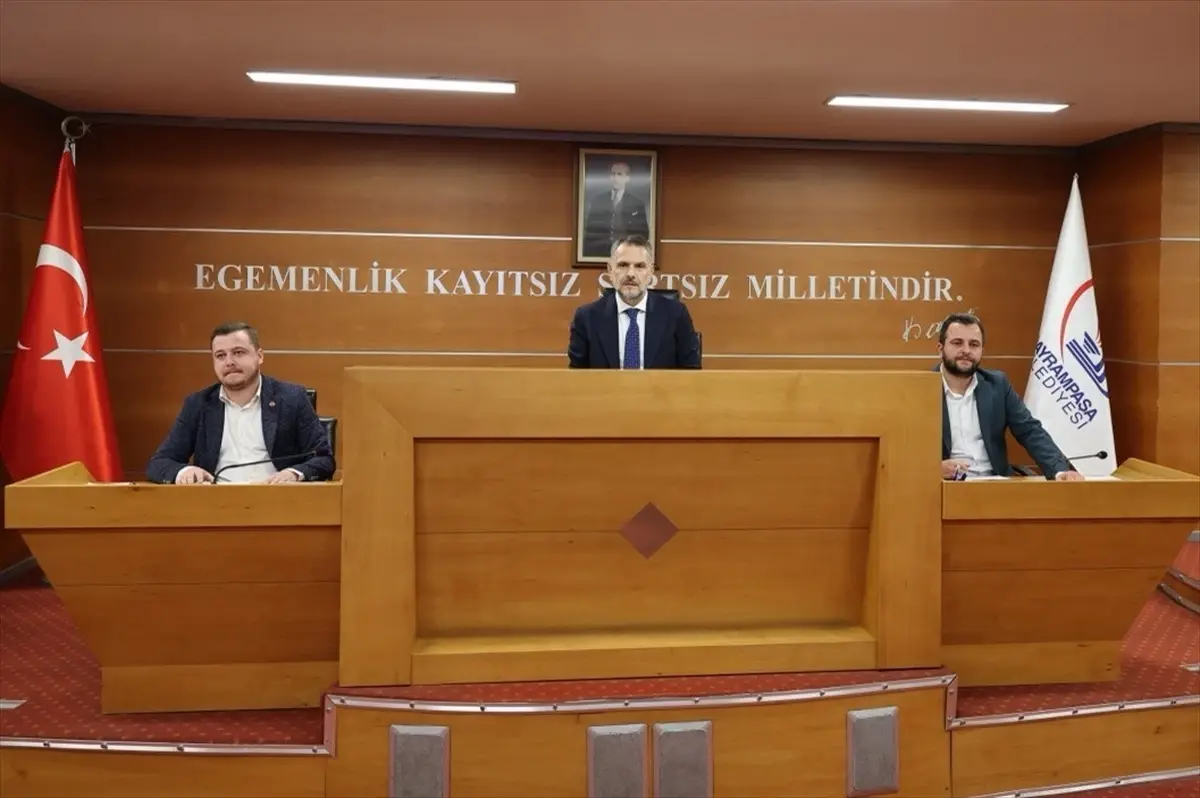 Bayrampaşa Meclis Toplantısında Borçlar ve İşten Çıkarmalar Tartışıldı