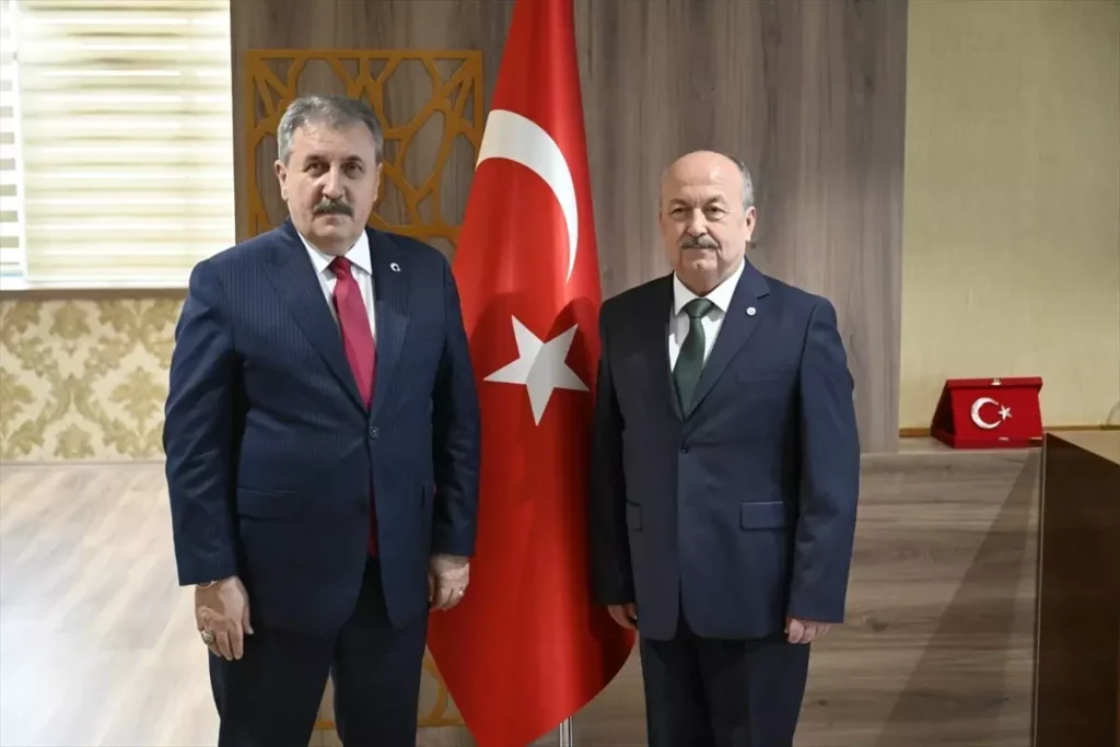 Destici Uşak’ta Ziyaretlerde Bulundu