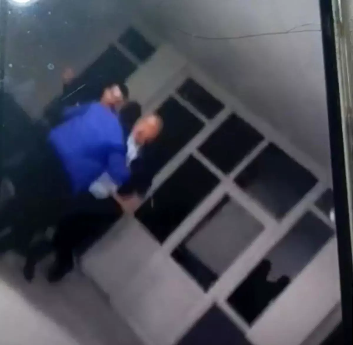 Belediye Başkanı Birol Demirdelen’in Sopayla Gençleri Darp Etmesi İddiası