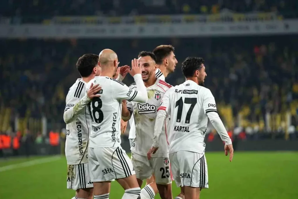 Beşiktaş’tan Fenerbahçe’ye Deplasmanda Galibiyet