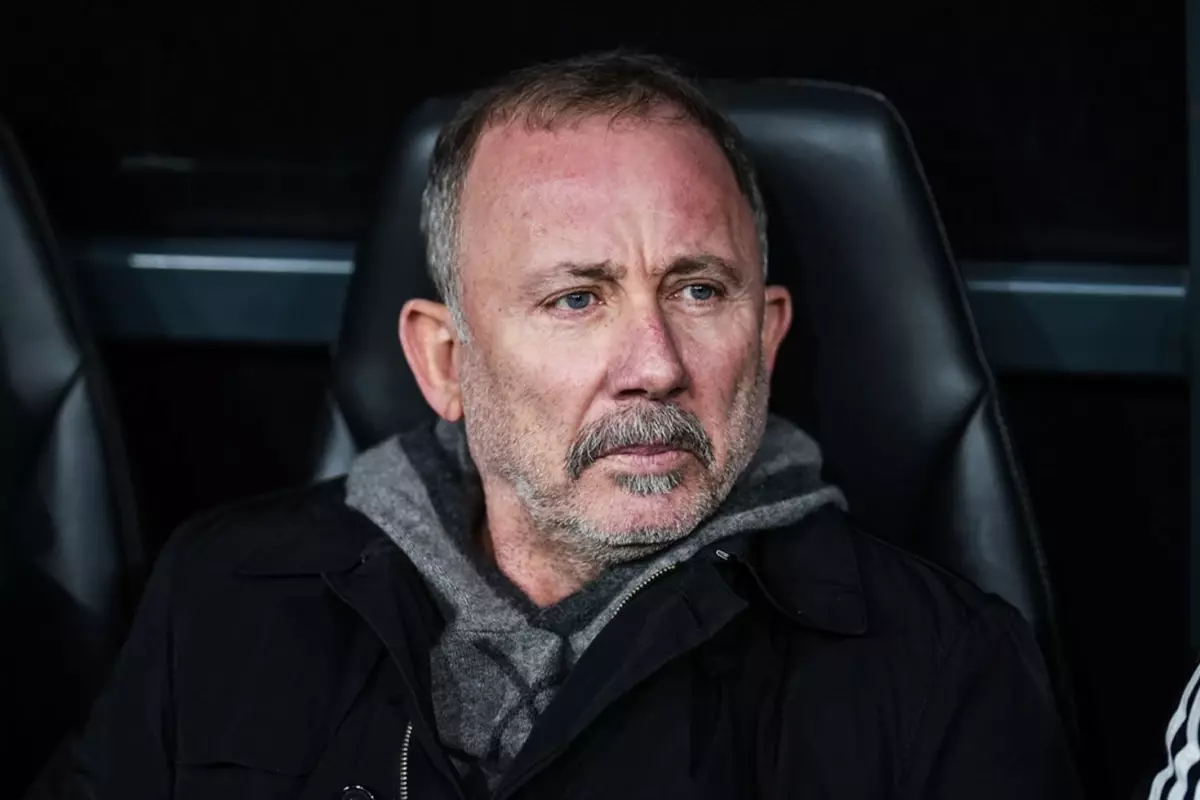 Beşiktaşlı Taraftarlardan Sergen Yalçın ve Yönetim İçin Sert İstifa Çağrısı