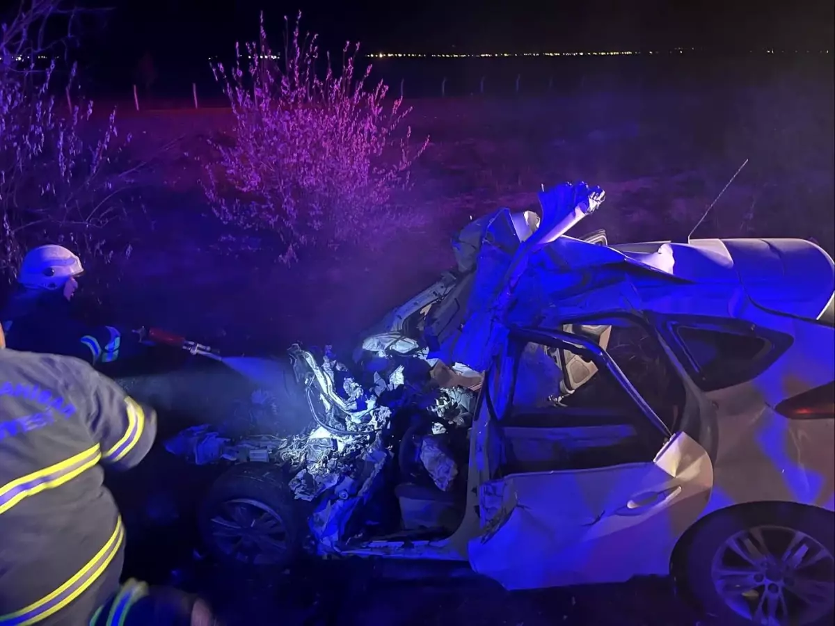 Beton Mikseriyle Çarpışan Sürücü Hayatını Kaybetti