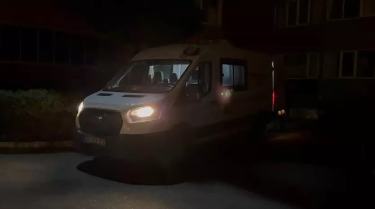 Beylikdüzü’nde Şok Edici Olay: Koli Bandıyla Bağlanıp Asılı Bulunan 46 Yaşındaki Adam Ölümle Karşılaştı