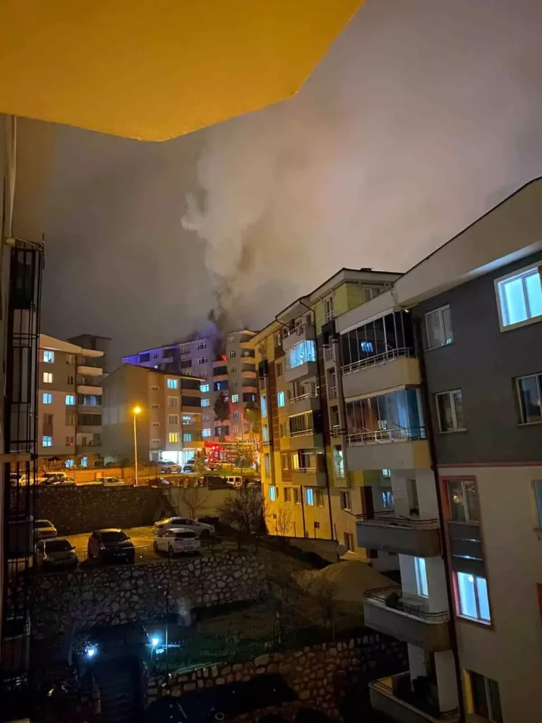 Bilecik’te 6. Katta Yangın Panik Yarattı