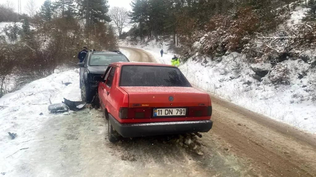 Bilecik’te Trafik Kazası: 4 Yaralı