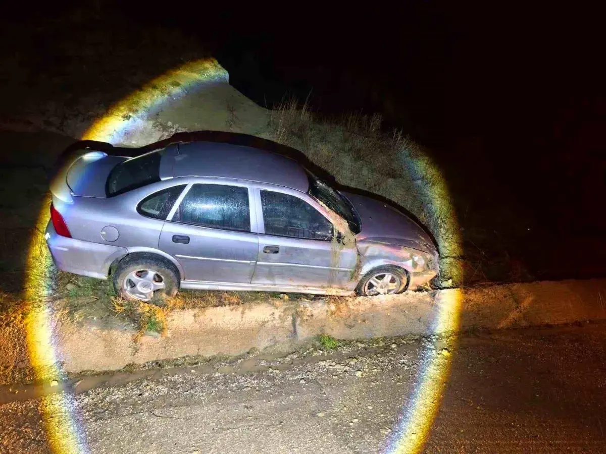 Bilecik’te Şarampole İnen Otomobil 2 Yaralıyı Yakaladı