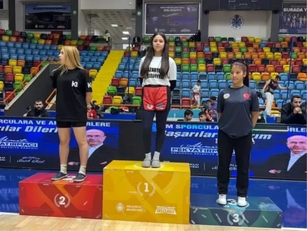 Bilecik’ten Kick Boks’ta Şampiyonluk ve Üçüncülük!