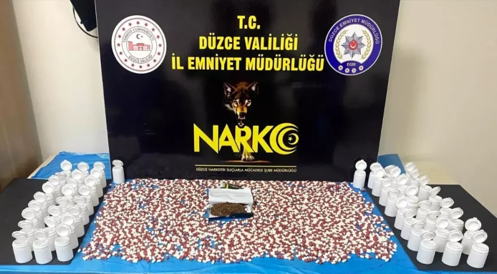 Düzce’de Şok Uyuşturucu Operasyonu: 2.694 Hap ve Daha Fazlası Ele Geçirildi