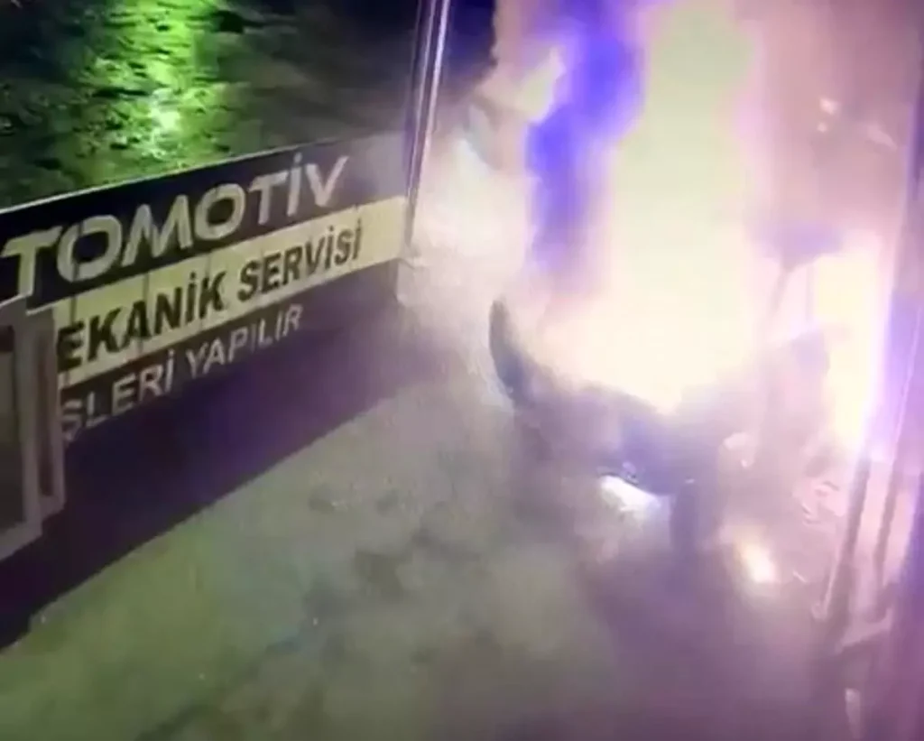 Kayseri’de Oto Sanayi Sitesinde Yangın