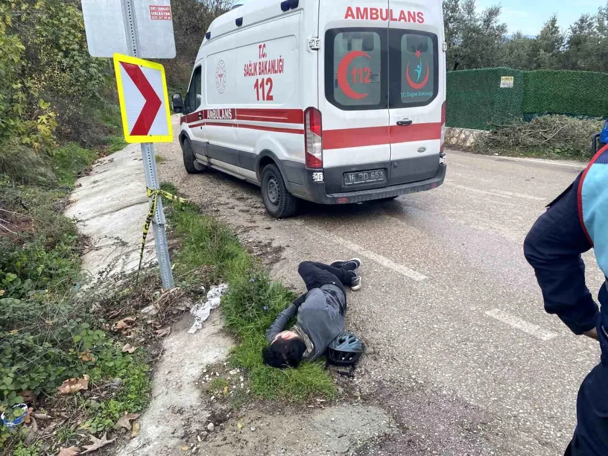 Mudanya’da Şok Bisiklet Kazası: Genç Sürücü Su Giderine Savruldu, Ağır Yaralı