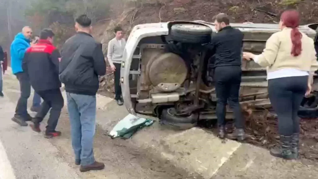 Bolu’da Takla Atan Araçta Yaralananlar Var