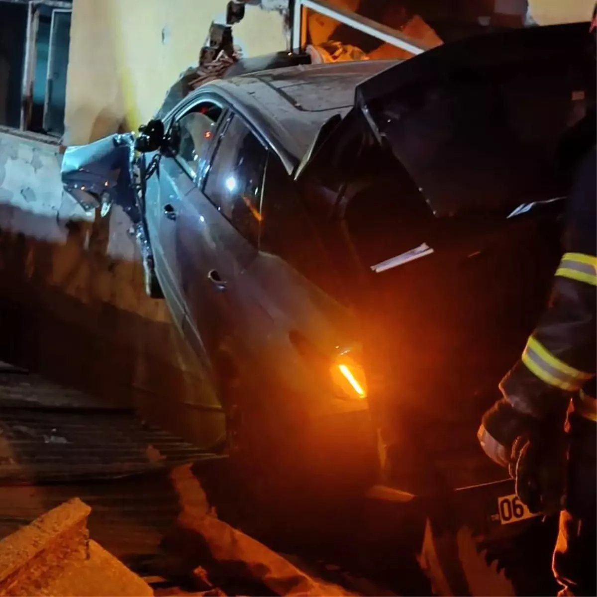 Bolu’da Kaza: Araç Duvara Çarptı, Sürücü Yaralandı