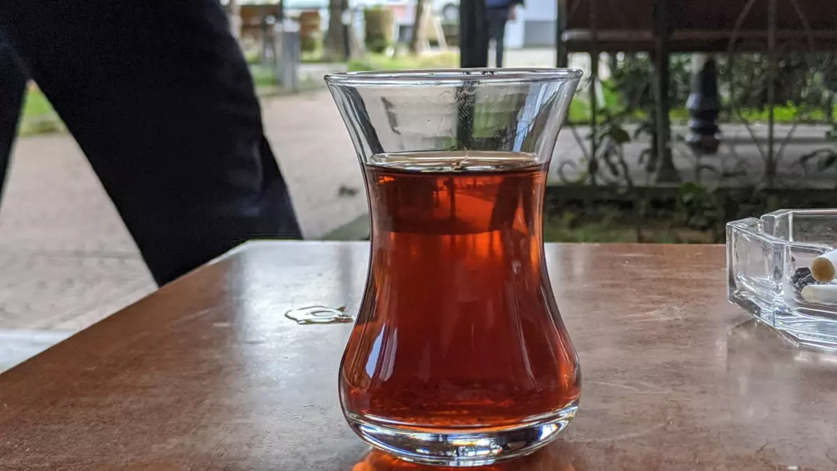 Boyalı Çay Skandalı: Sağlık Tehlikesi ve Milyonluk Ekonomik Kayıplar