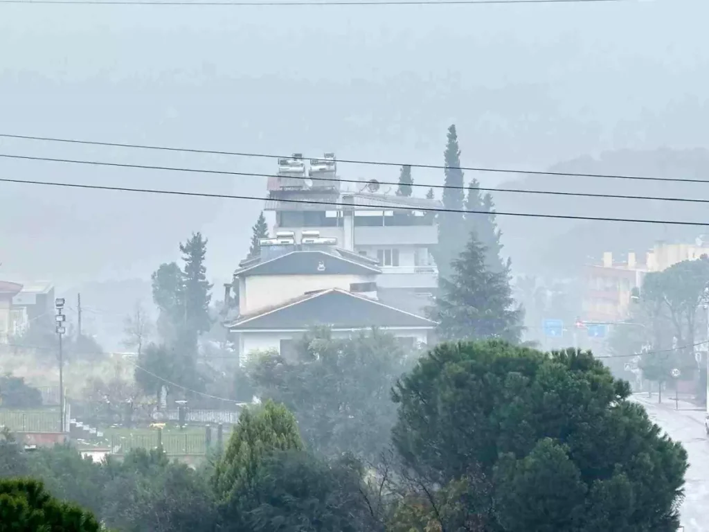 Bozdoğan’da Yoğun Sis Hayatı Olumsuz Etkiliyor