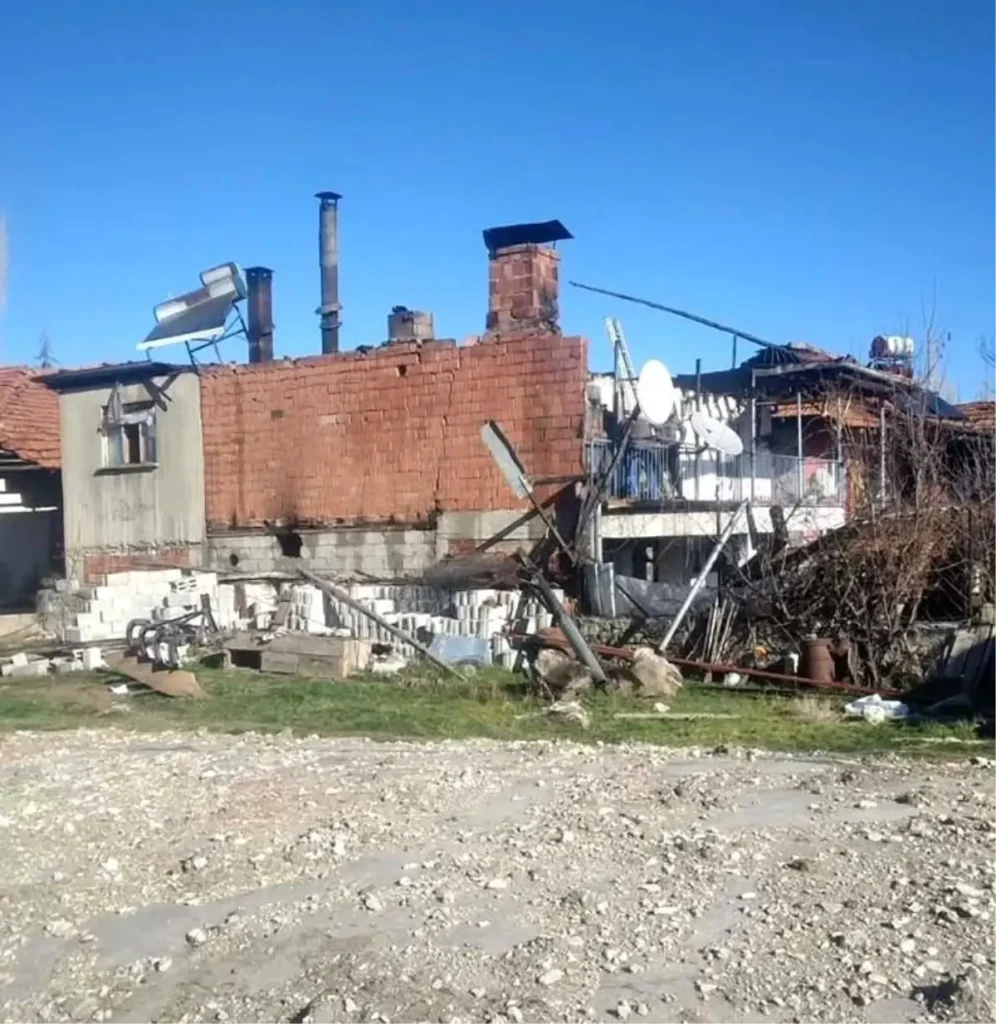 Burdur’da Kazan Patladı, Ev Yangında Kül Oldu