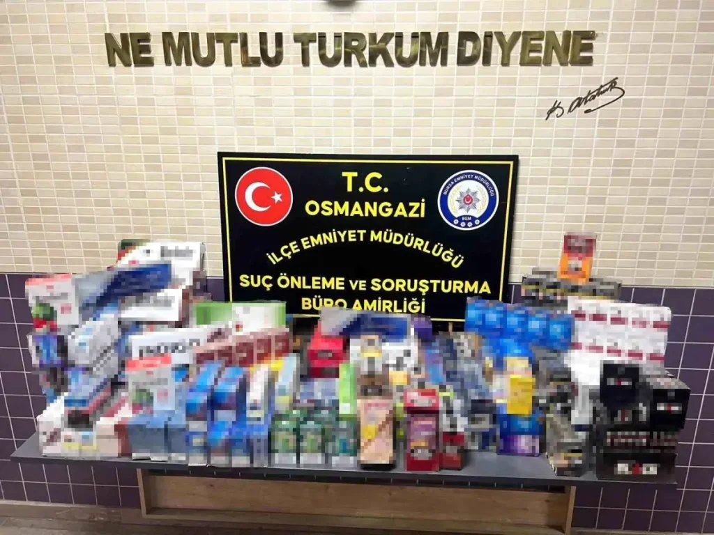 Bursa’da 2 Bin Kaçak Sigara ve 11 Elektronik Sigara Büyük Operasyonla Ele Geçirildi