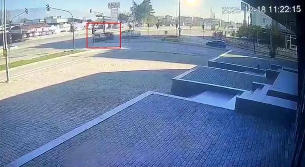 Bursa’da Kırmızı Işık İhlali Trafik Kazası
