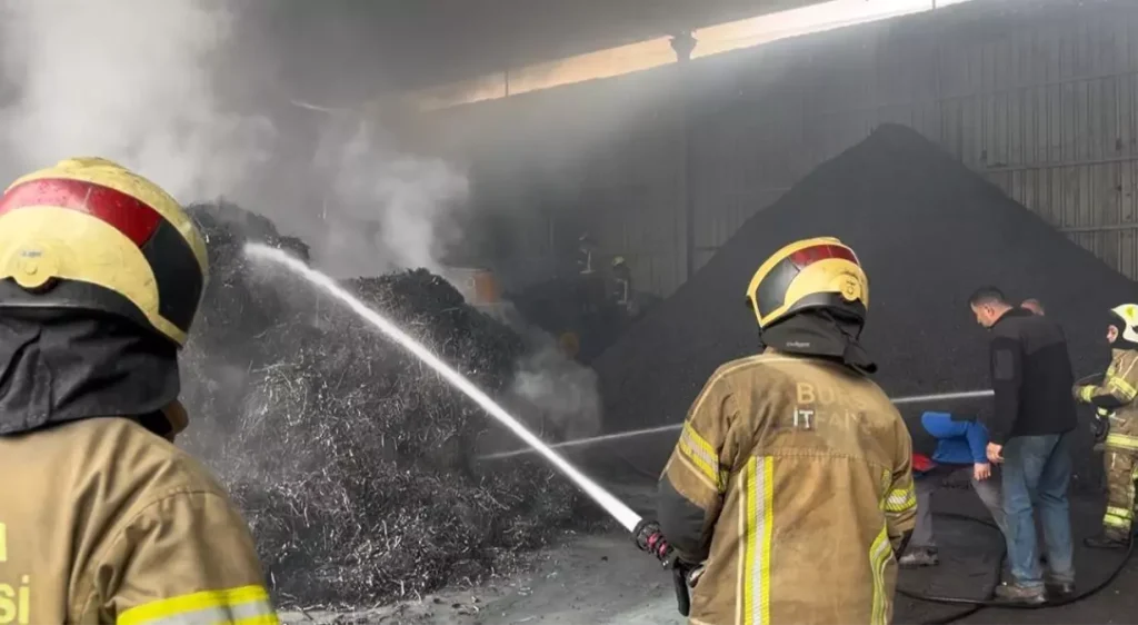 Bursa’da Fabrikada Yangın Paniği