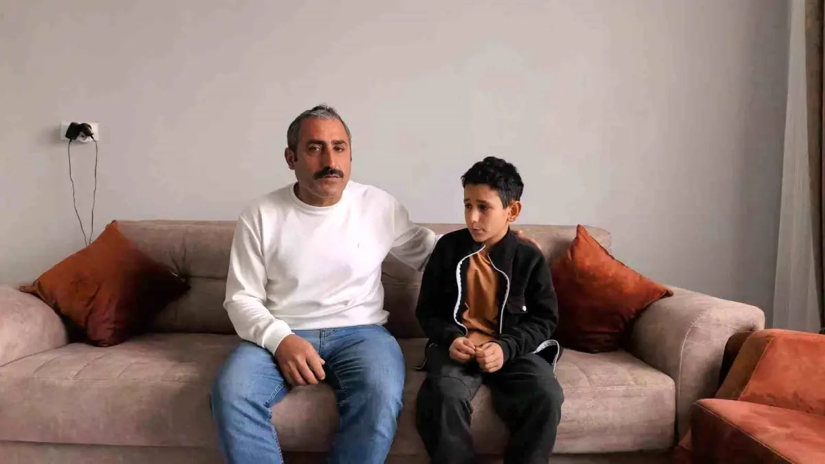 Okul Müdürünün 11 Yaşındaki Öğrenciyi Darp Ettiği Video Gündemde: Baba ‘Aklım Başından Gitti’ Dedi