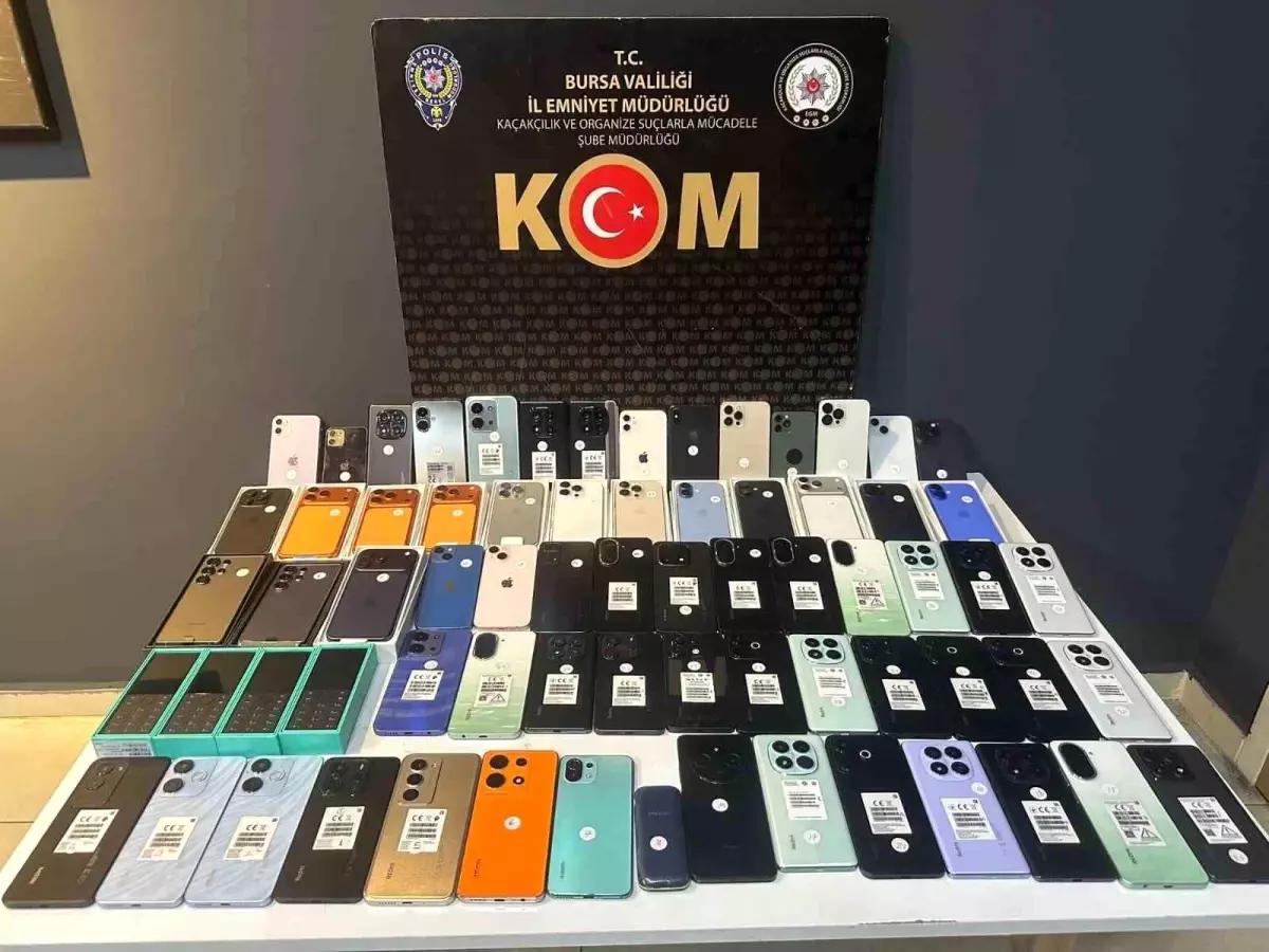 Bursa’da 3 Milyon Lira Değerinde Kaçak Telefon ve USB Kablo Operasyonu!