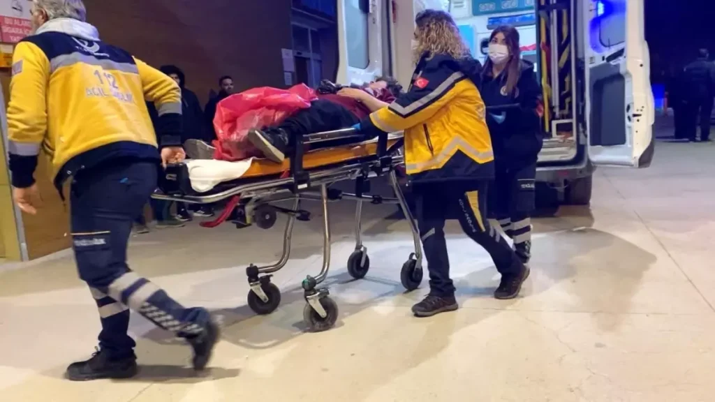 İnegöl’de Tekel Bayine Silahlı Saldırı: 2 Yaralı, Şüpheli Kaçtı