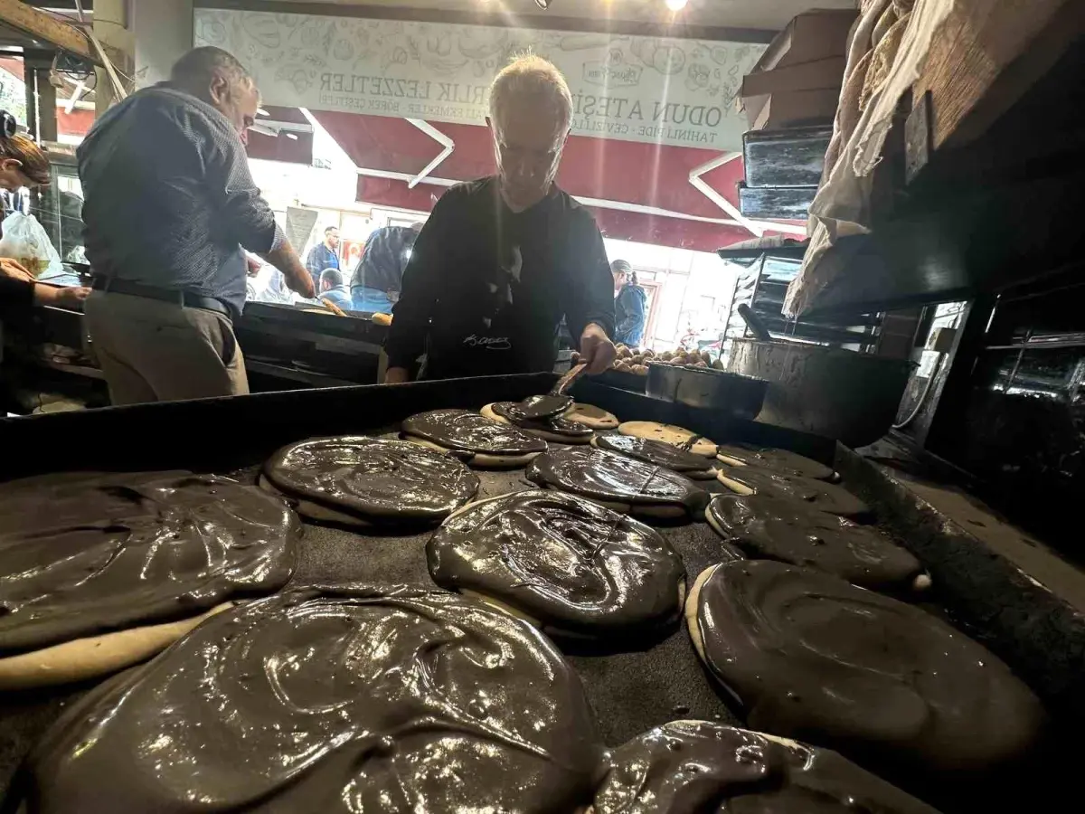 Bursa’nın Yeni Lezzeti: Siyah Tahinli Pide