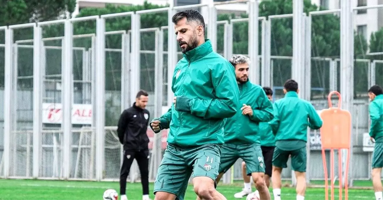 Bursaspor, Ankara Demirspor Maçına Hazırlanıyor: Teknik Direktör Tam’ın Stratejisi ve Takımın Son Durumu