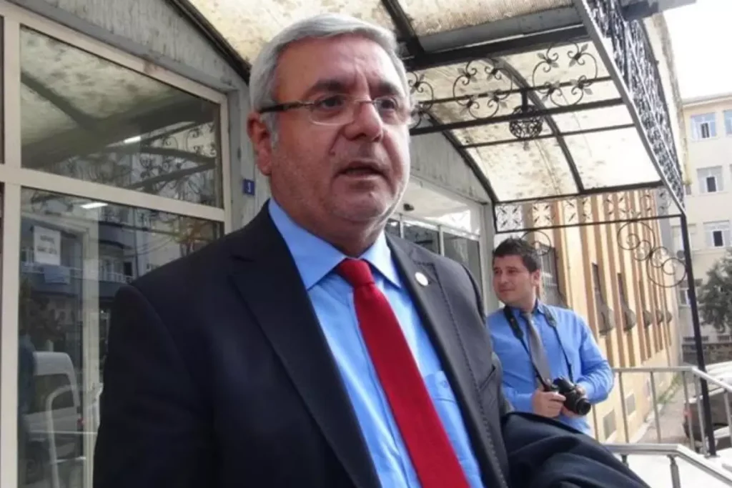 Bursasporlu Taraftarların Attığı Slogana Bir Tepki de Mehmet Metiner’den