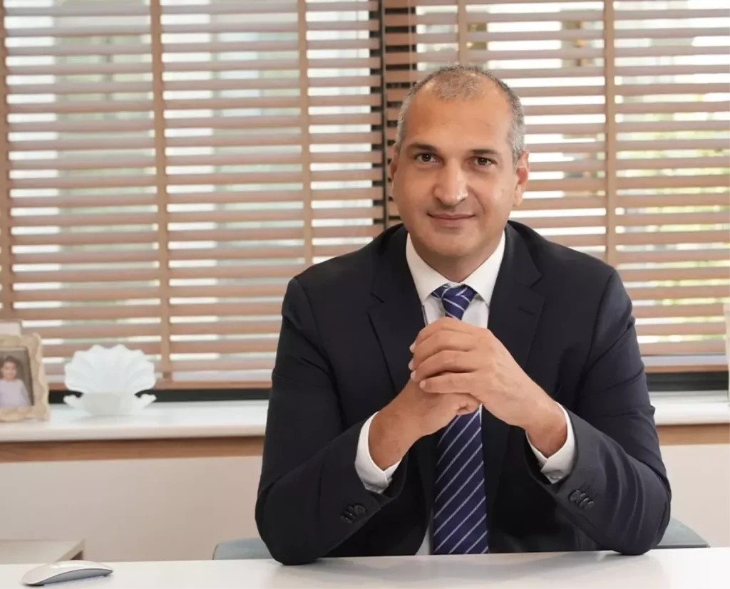 Burun Estetiği Ve Revizyon Rinoplastide Deneyimin Belirleyici Rolü