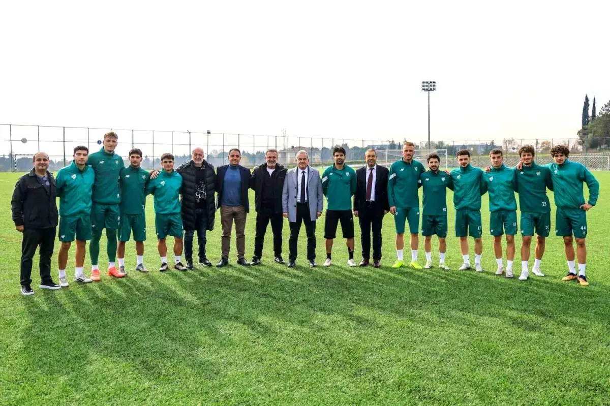 BUÜ Yönetimi Bursaspor’u Ziyaret Etti