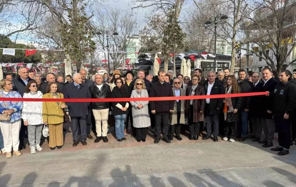 Büyükçekmece Belediyesi’nden Demokrasi Parkı Çınaraltı Sosyal Tesisi ve Adalet & Özgürlük Anıtı Açılışı