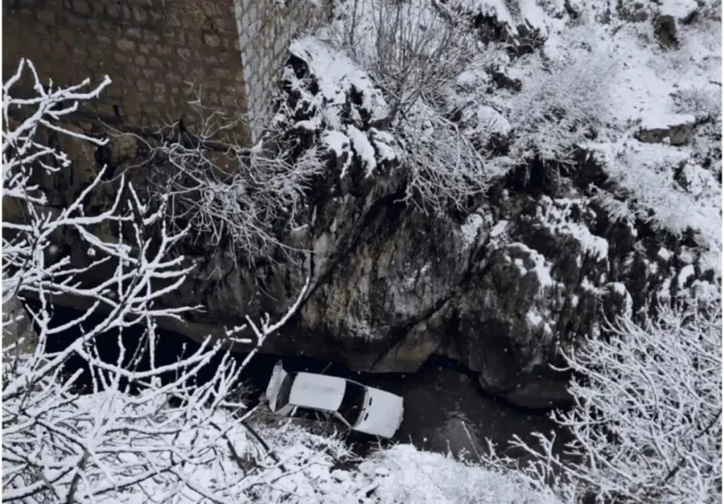 Çermik’te Buzlanma Kazası: 3 Yaralı