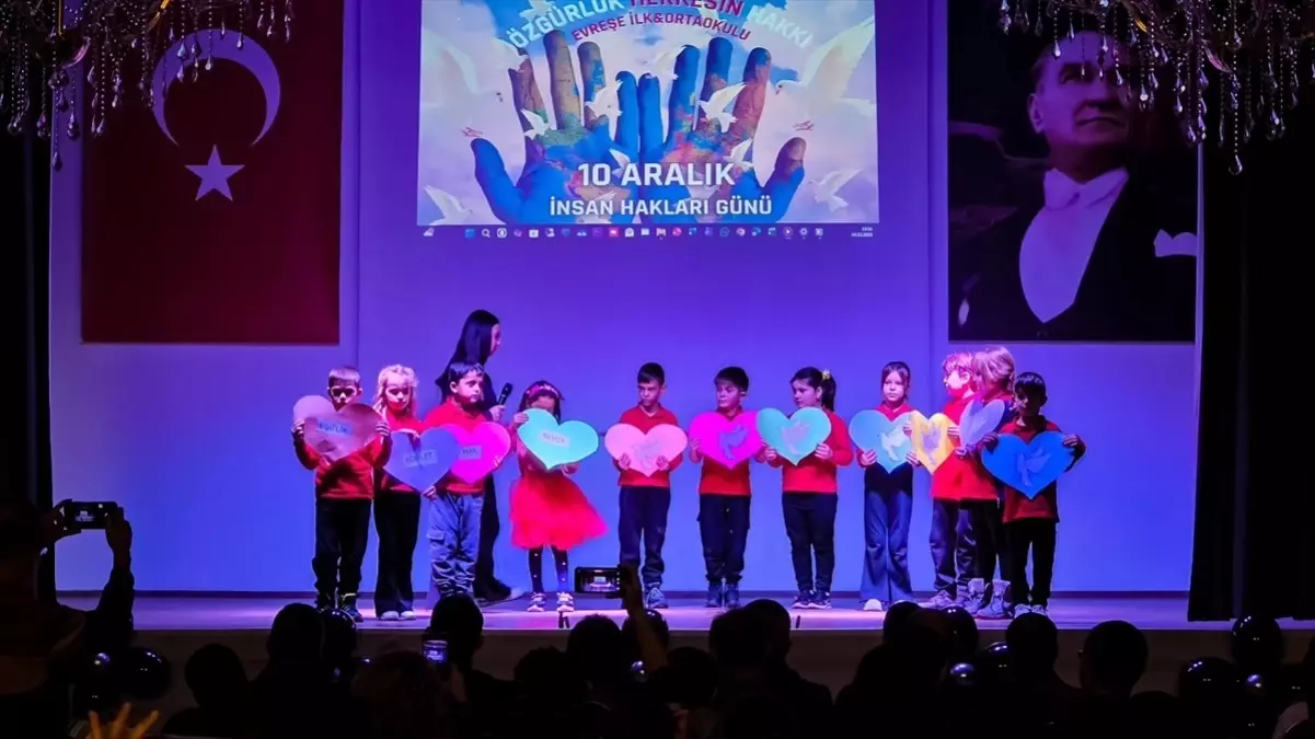 Dünya İnsan Hakları Günü Evreşe’de Coşkulu Kutlandı