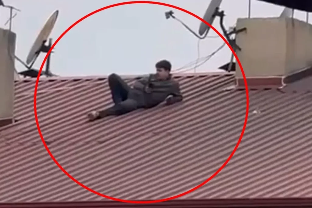 Çatıya çıkıp hayatını tehlikeye attı! İzlediği şey ”Değer mi?” dedirtti