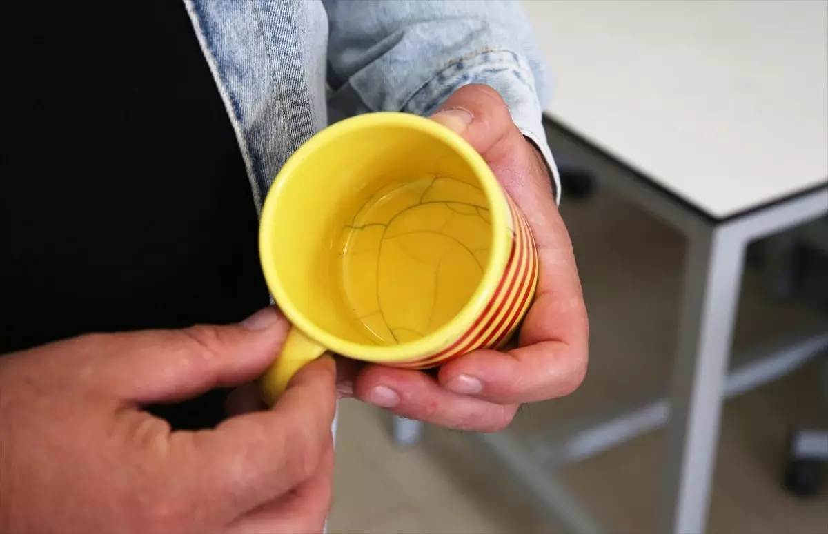 Seramik Kap ve Kupaların Gizli Hijyen Riski: Çatlaklar Bakteri Üretiminin Kapısını Açıyor