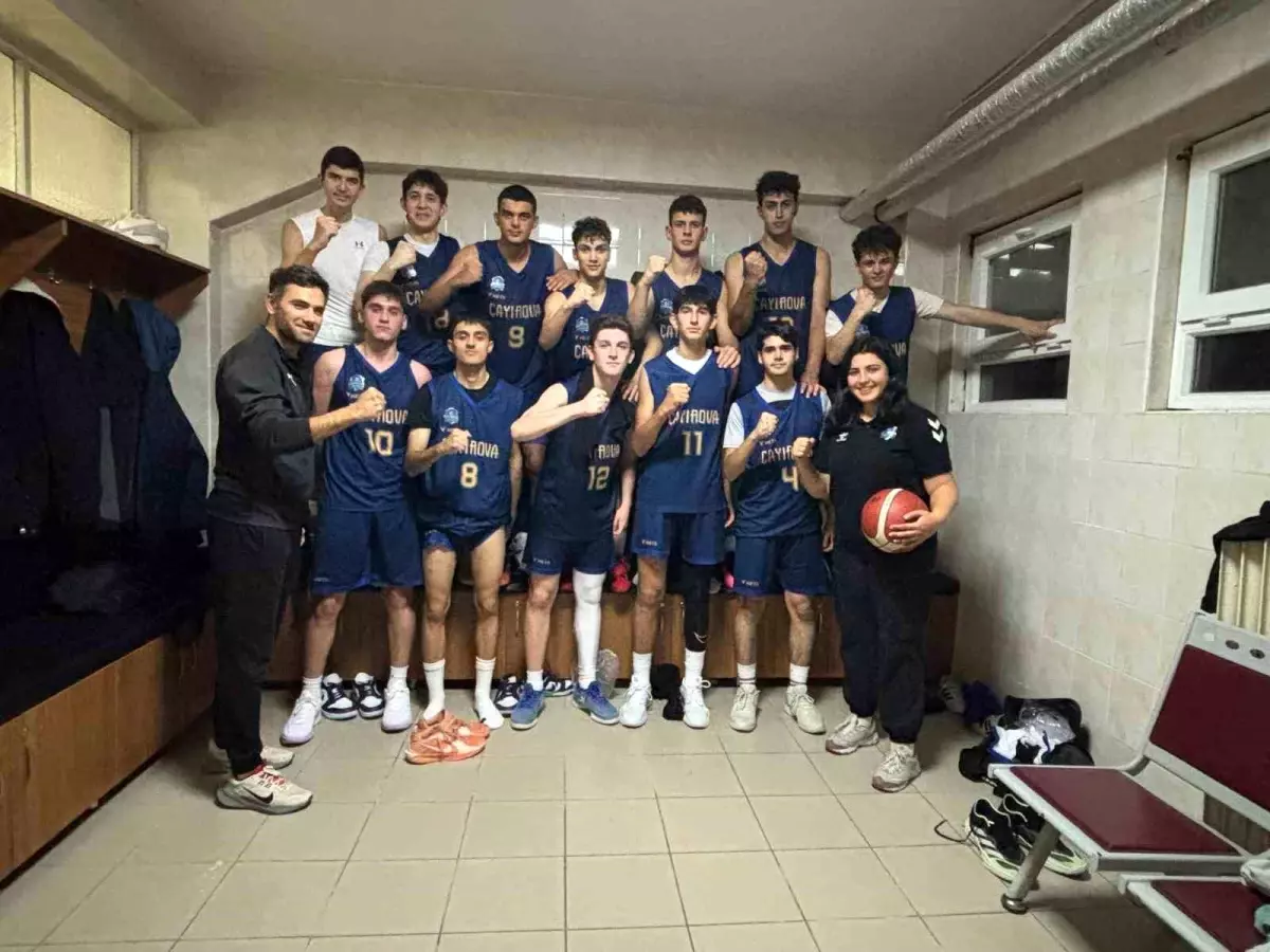 Çayırova Belediyesi U18 Basketbol Takımı Namağlup Lider Olarak Sezonu Tamamladı