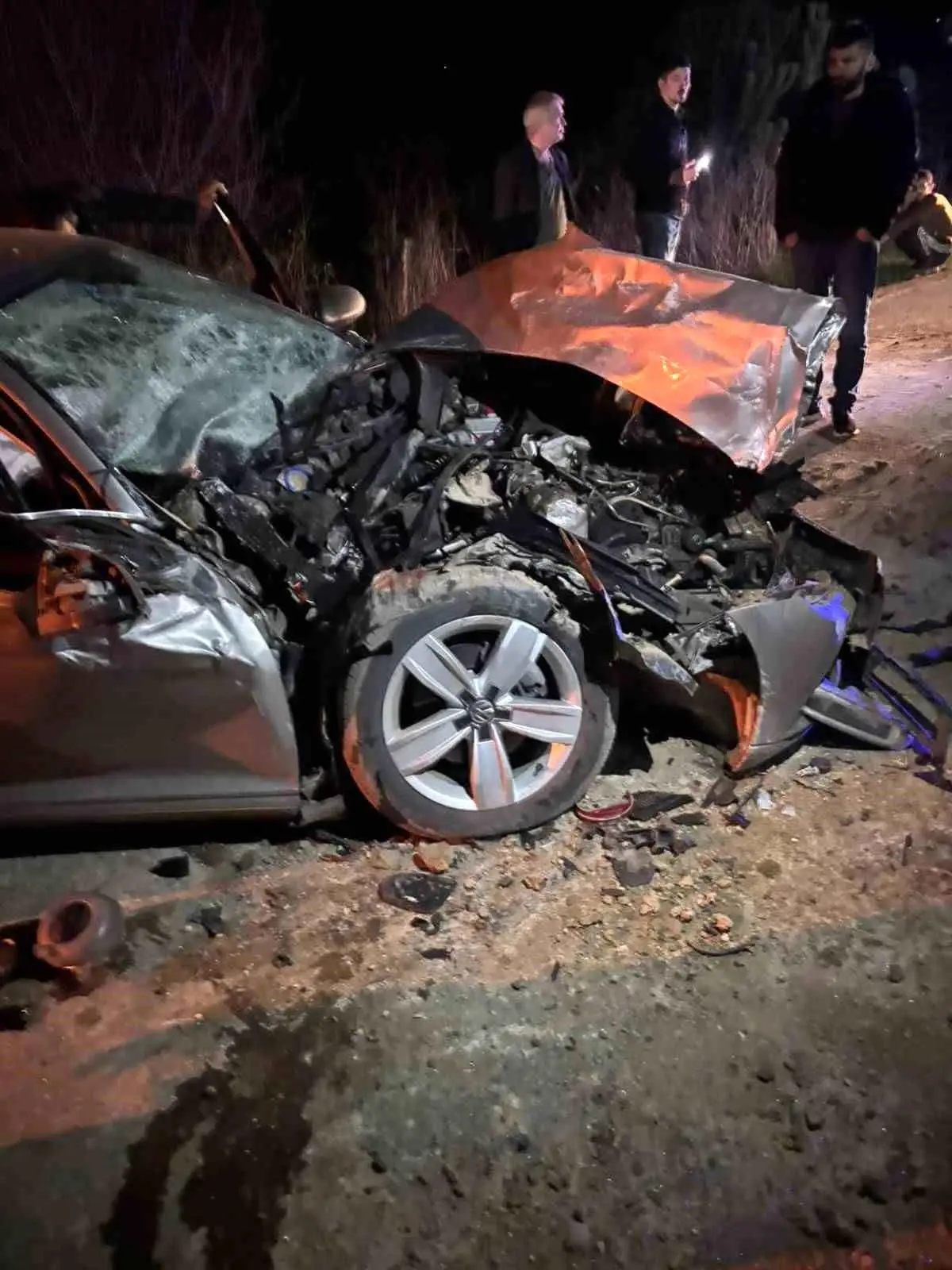 Kaynarca’da Çekiciye Çarpan Araçta Sürücü Yaralandı